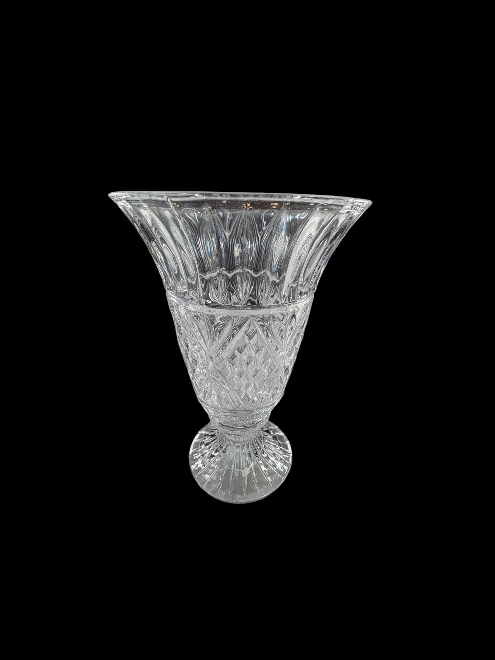 Elegant Clear Cut Glass Vase - Decorative Crystal-Style Accent